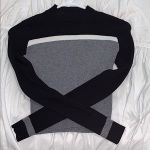 Brandy Melville long sleeve crop top